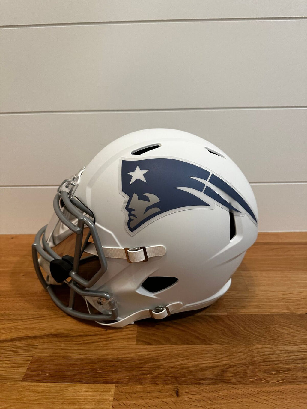 LeGarrette Blount Signed Patriots Lunar Eclipse Full-Size Helmet –