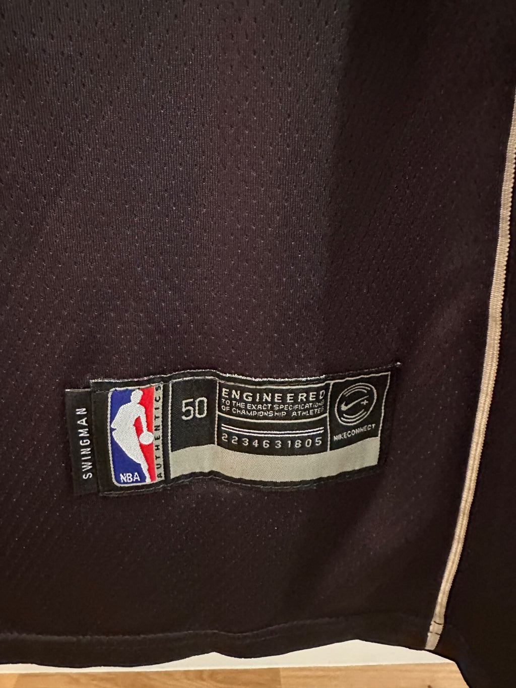 Giannis Antetokounmpo Signed Bucks Nike Swingman Jersey – Beckett Witnessed