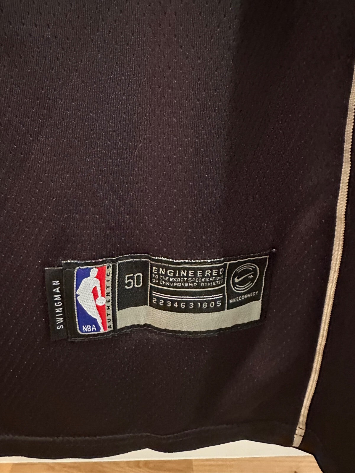 Giannis Antetokounmpo Signed Bucks Nike Swingman Jersey – Beckett Witnessed