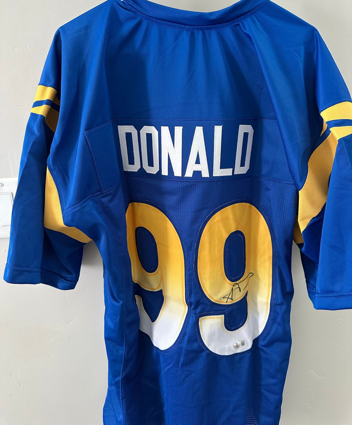 Aaron Donald Signed LA Rams Custom Jersey #99 – Beckett Witnessed
