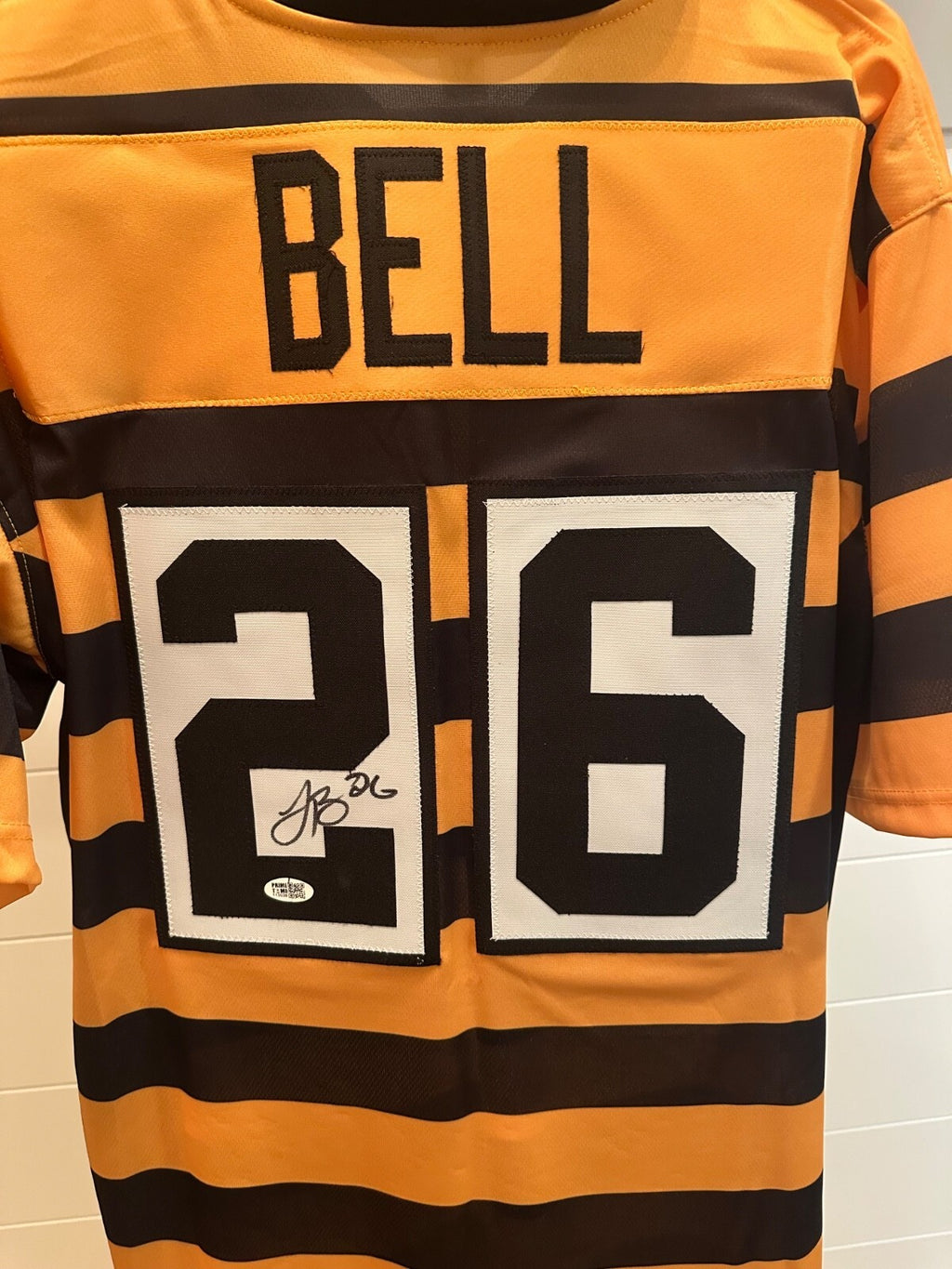 Le’Veon Bell Signed Pittsburgh #26 Bumblebee Jersey – Authenticated – XL