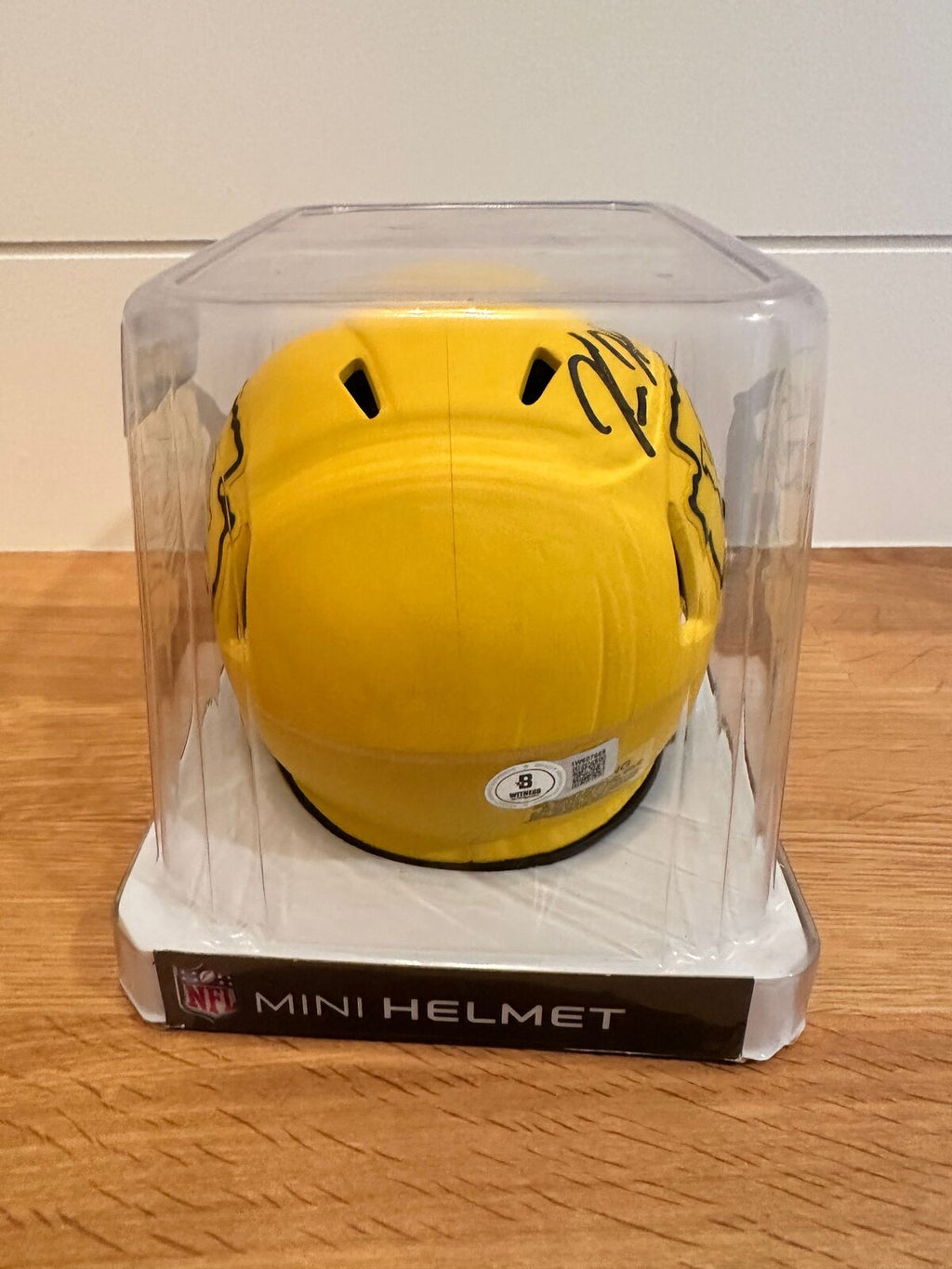 Kareem Hunt Signed Kansas City Chiefs Rave Mini Helmet – Beckett Authenticated
