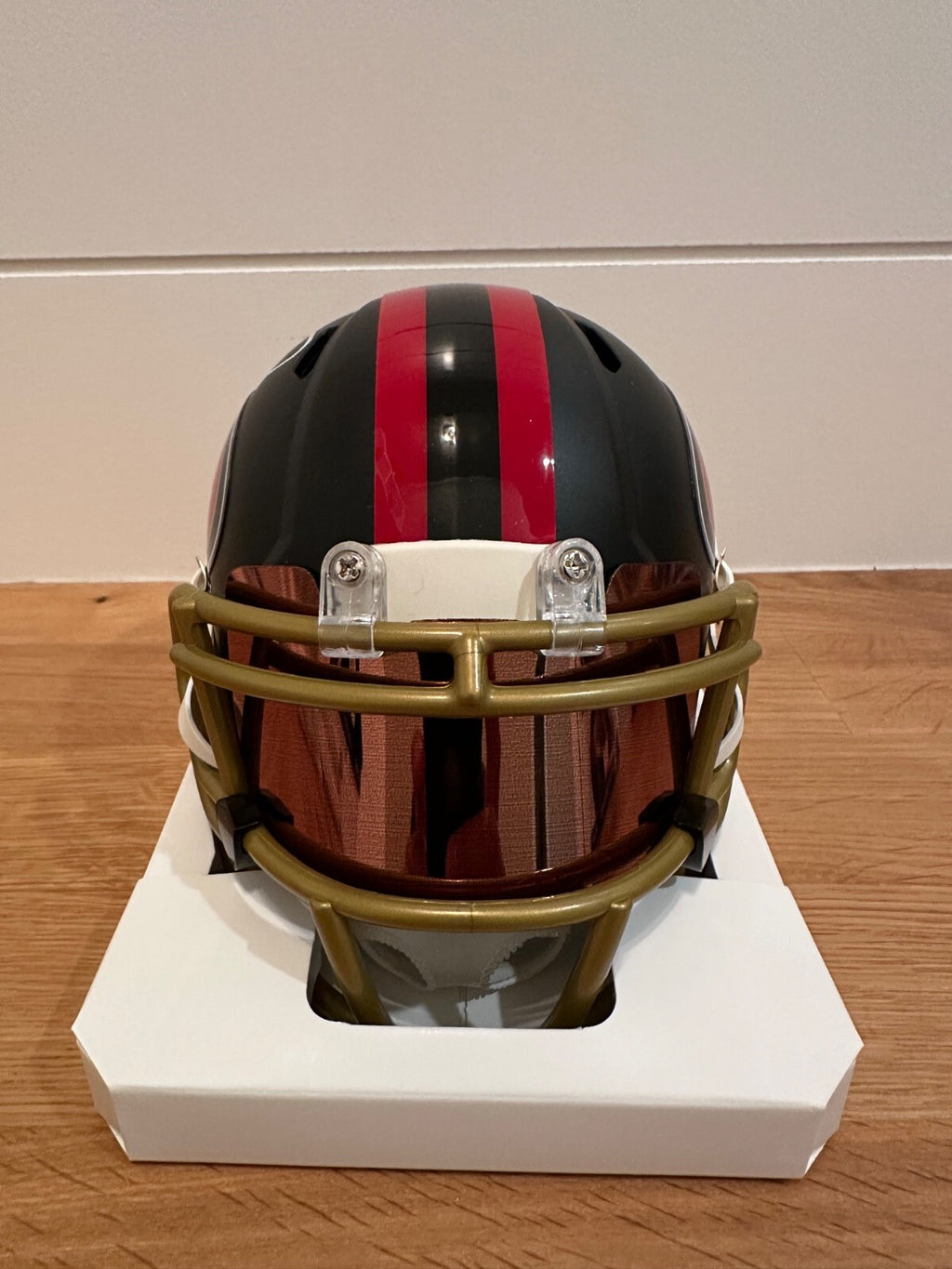 Vernon Davis Signed 49ers Black Eclipse Mini Helmet – Beckett Witnessed