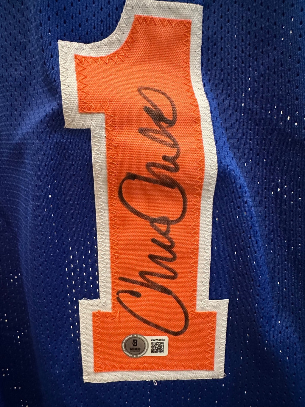 Chris Childs Signed New York Knicks #1 Blue Jersey – Beckett Witnessed