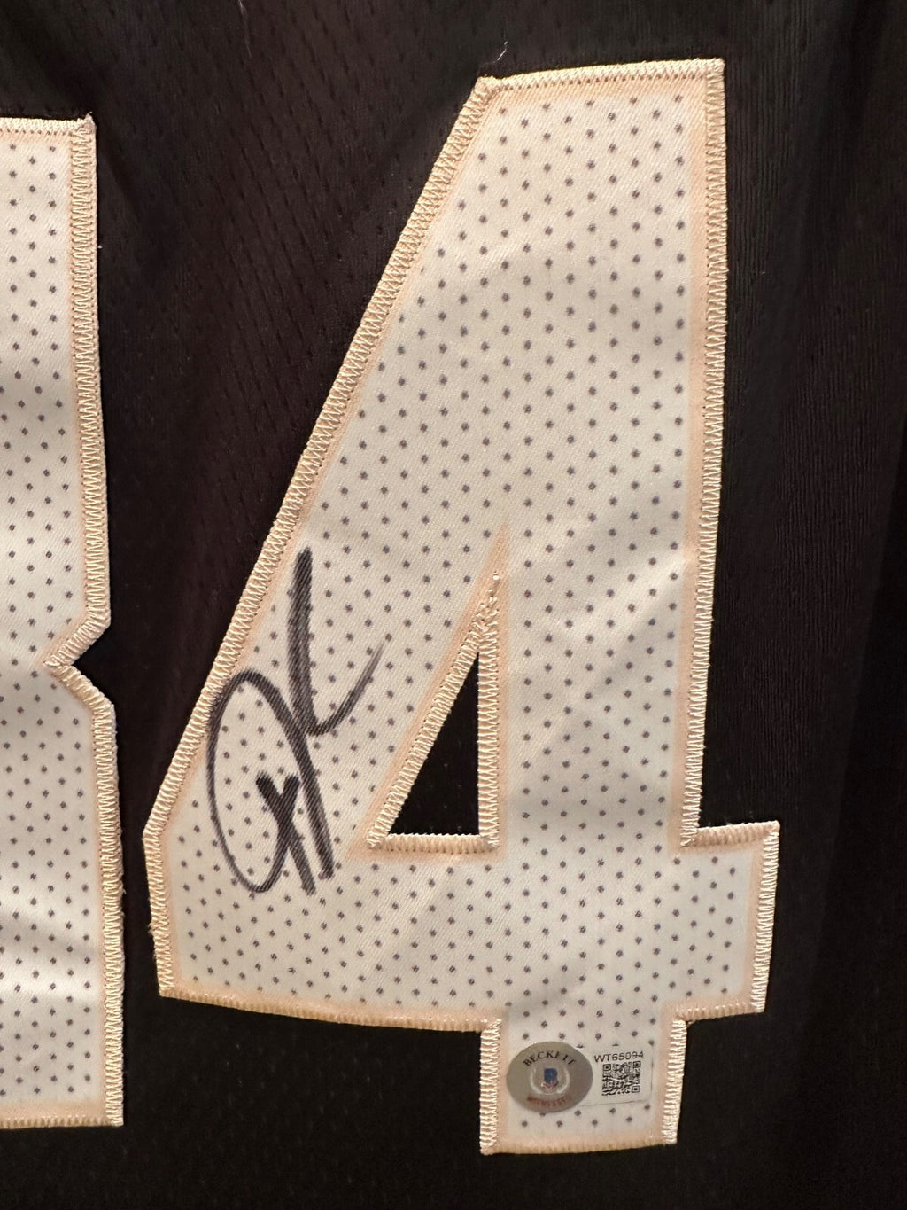 Giannis Antetokounmpo Signed Bucks Nike Swingman Jersey – Beckett Witnessed