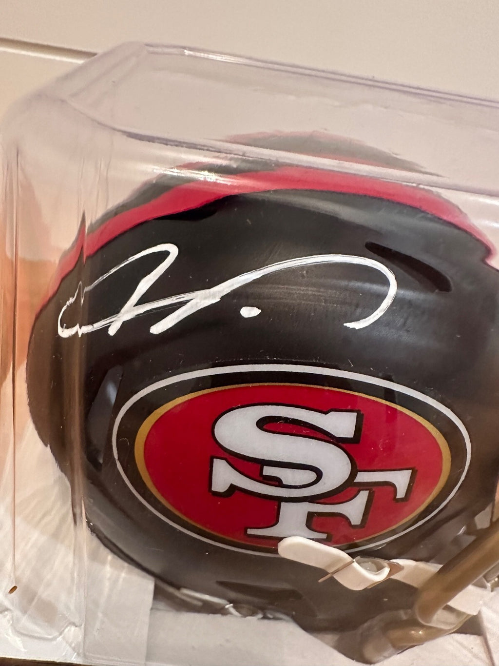 Vernon Davis Signed 49ers Black Eclipse Mini Helmet – Beckett Witnessed