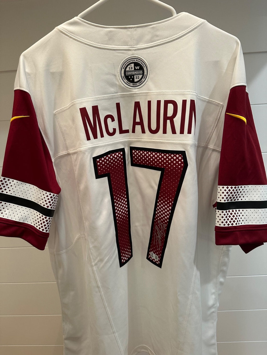 Terry McLaurin Signed Washington Commanders Nike Jersey – Beckett Witnessed – XL