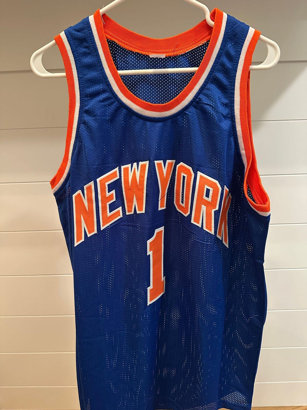 Chris Childs Signed New York Knicks #1 Jersey – Beckett Witness BAS