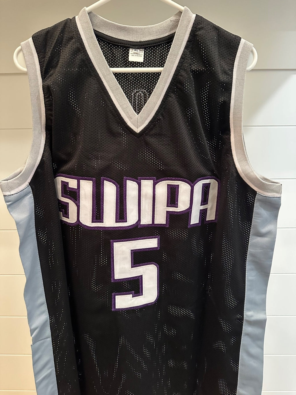 De’Aaron Fox Signed Sacramento Kings “Swipa” Jersey – Beckett Witnessed