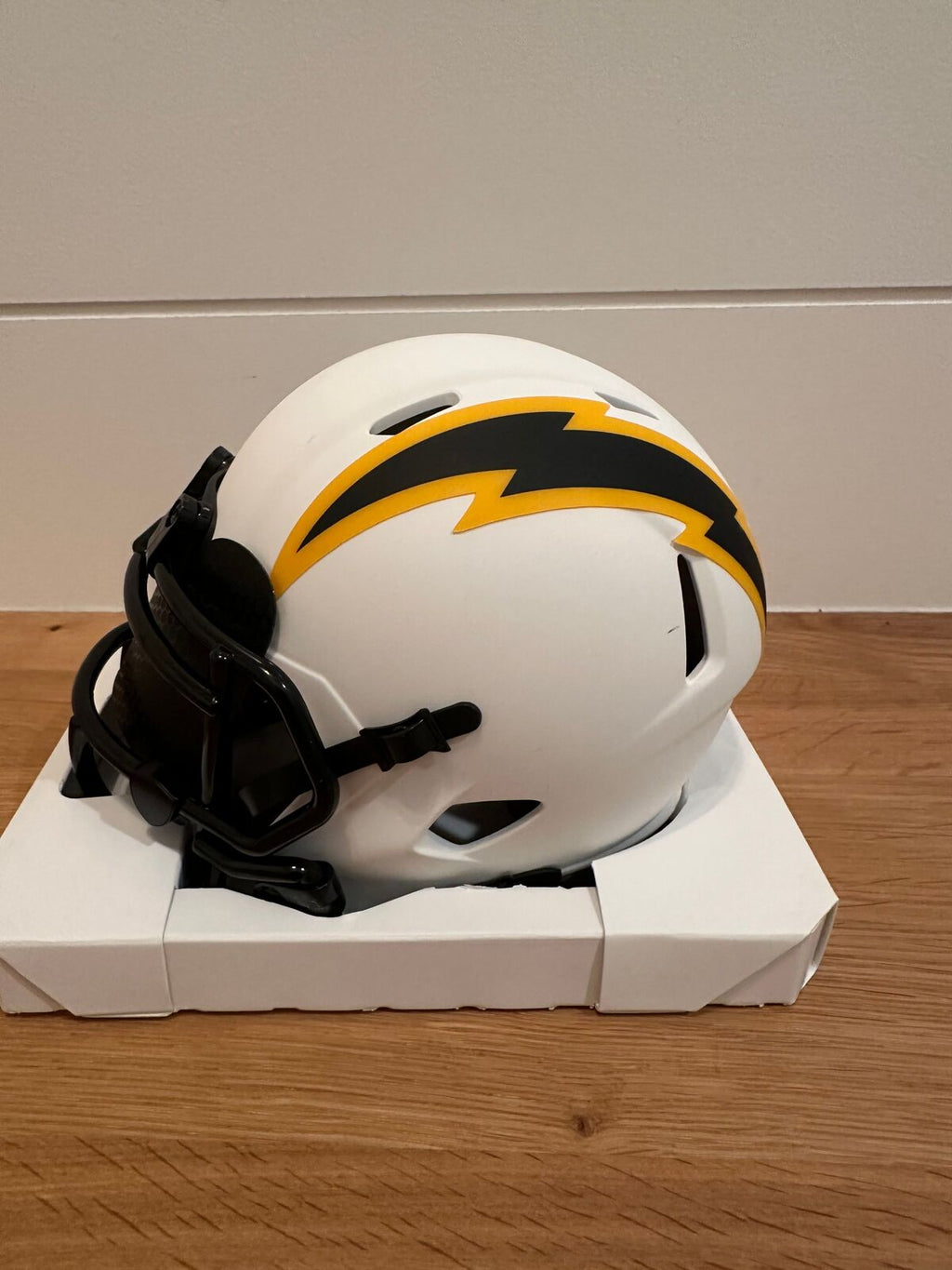Darren Sproles Signed Chargers Lunar Eclipse Mini Helmet – Beckett Witnessed COA
