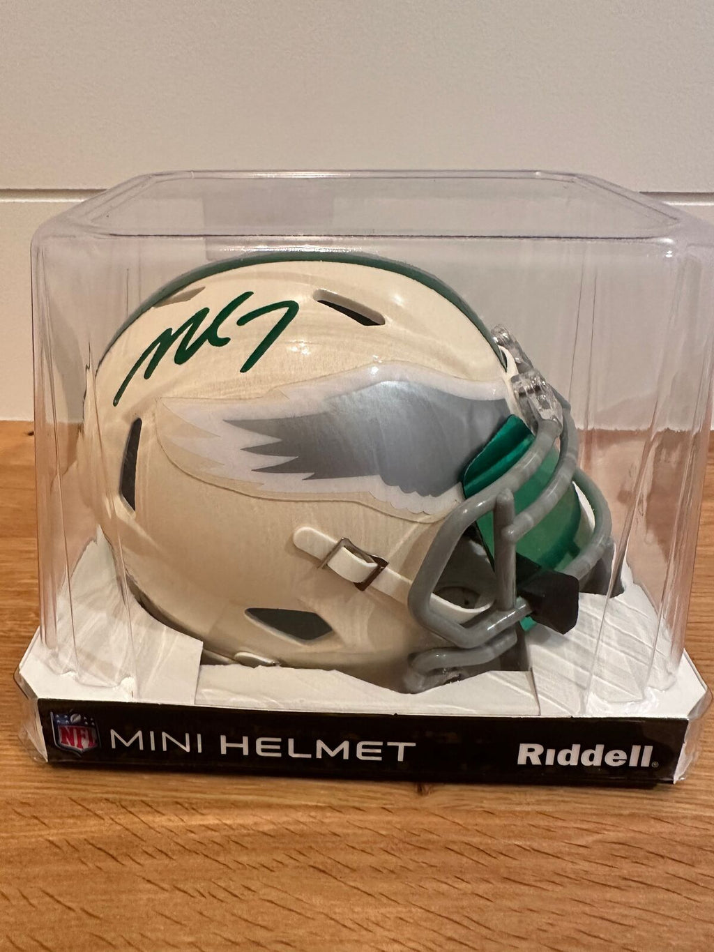 Mike Vick Signed Philadelphia Eagles Retro Mini Helmet – Beckett Witness COA