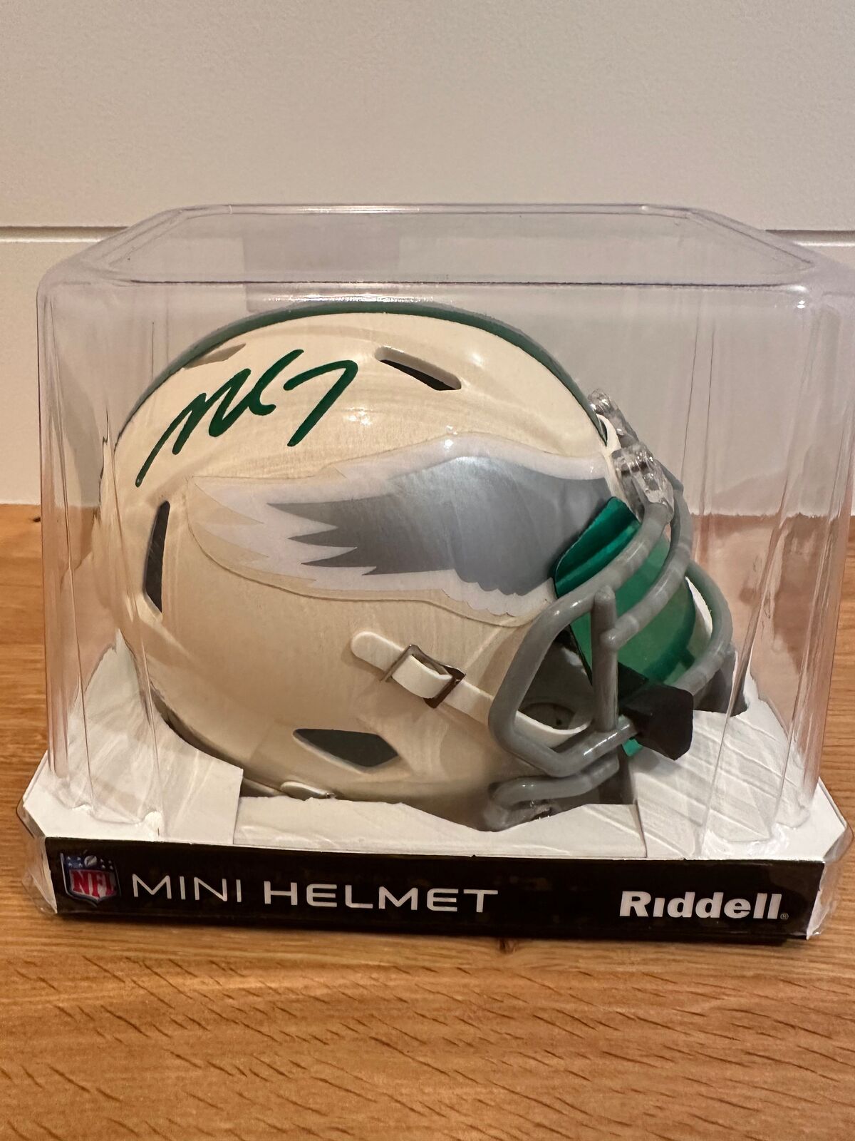 Mike Vick Signed Philadelphia Eagles Retro Mini Helmet – Beckett Witness COA