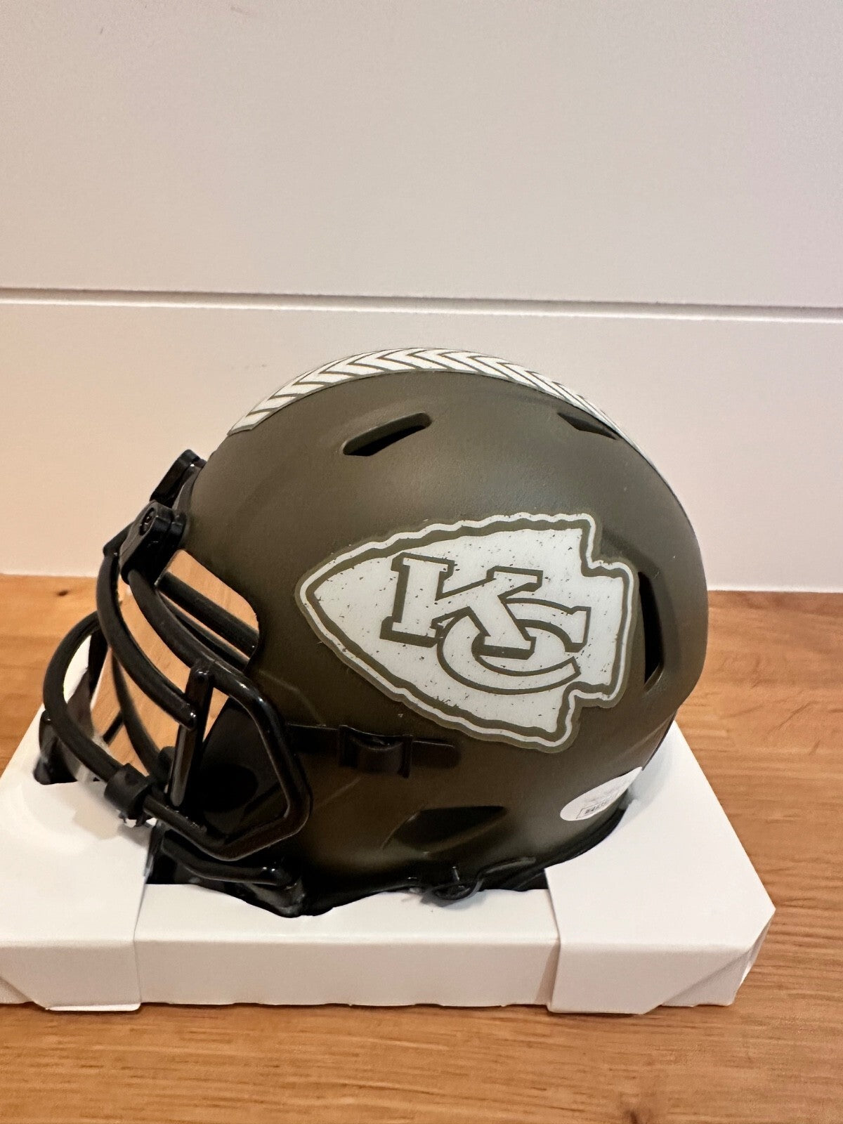 Isiah Pacheco Signed Chiefs Salute to Service Mini Helmet – Witness Authenticate