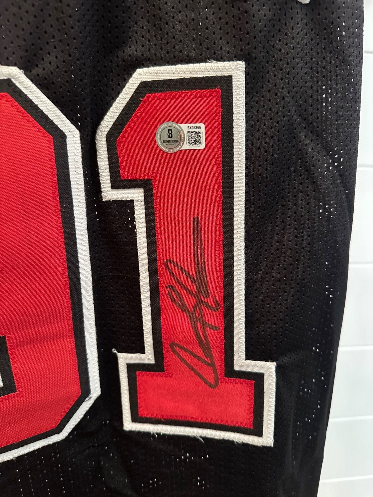 Dennis Rodman Signed Chicago Bulls #91 Jersey – Beckett BAS Certified