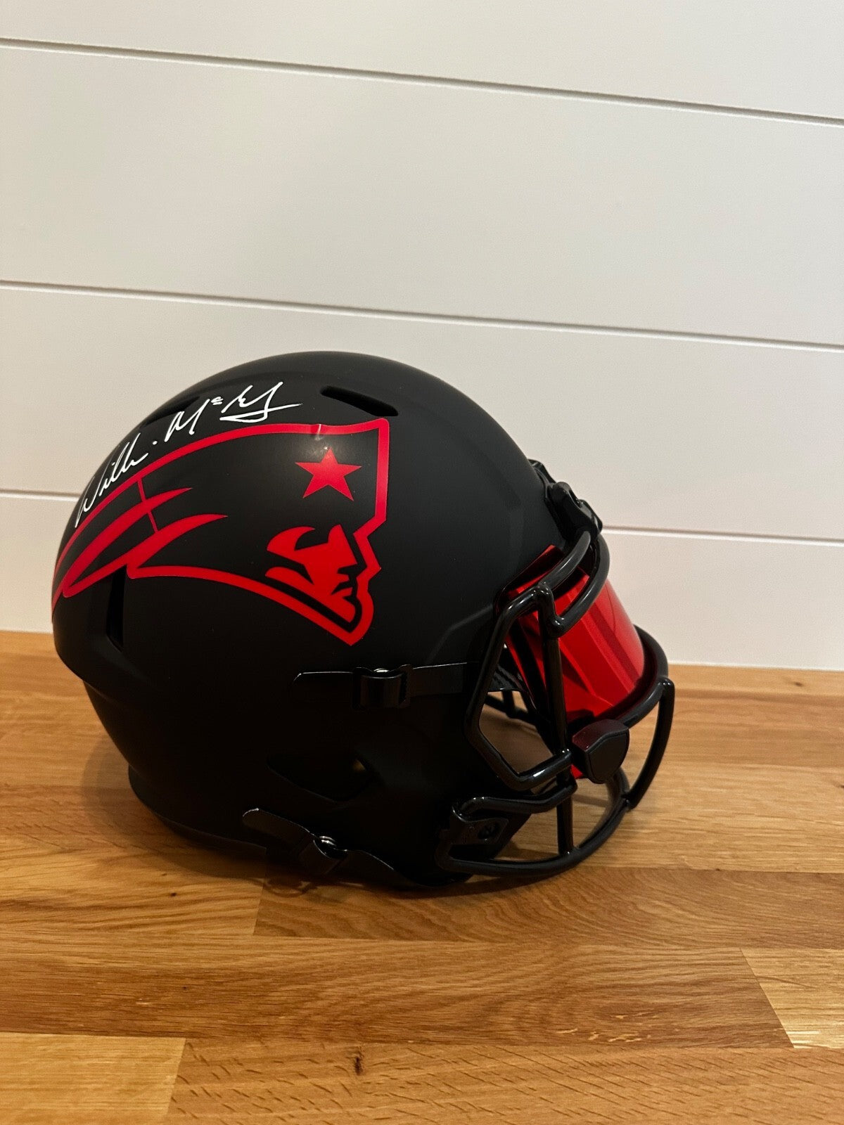 Willie McGinest Signed Patriots Eclipse Full-Size Helmet – Beckett Witnessed