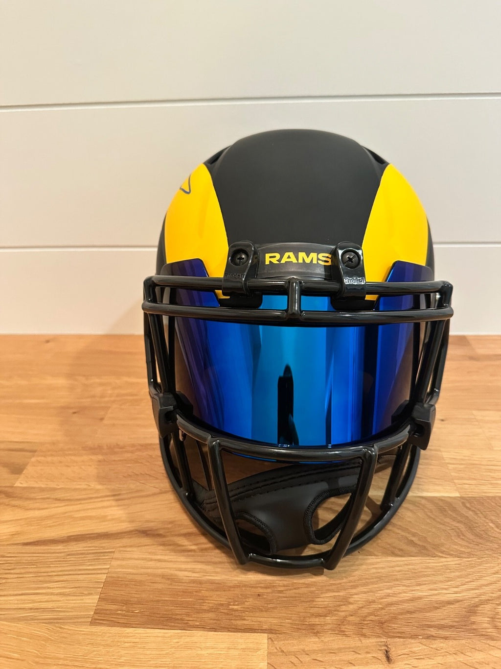 Aaron Donald Signed Los Angeles Rams Full Size Helmet – Beckett Witness COA