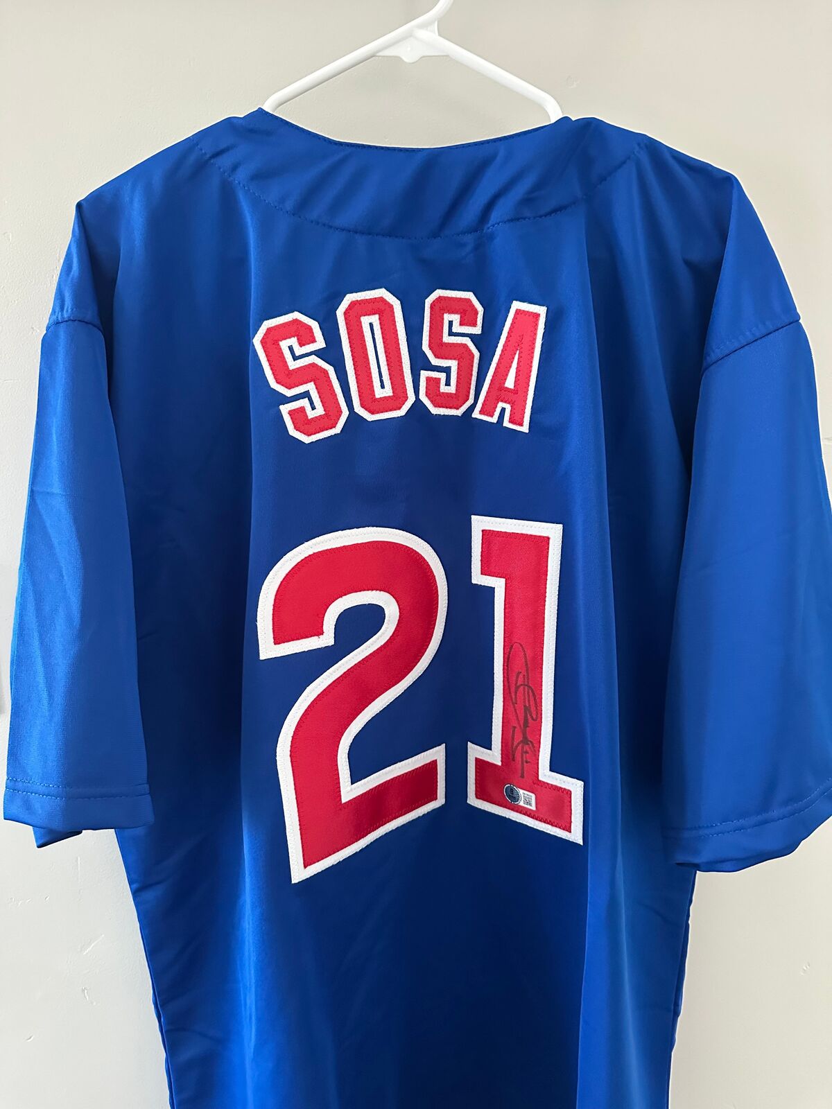 Sammy Sosa Signed Chicago Cubs Jersey – Beckett Witness Certified