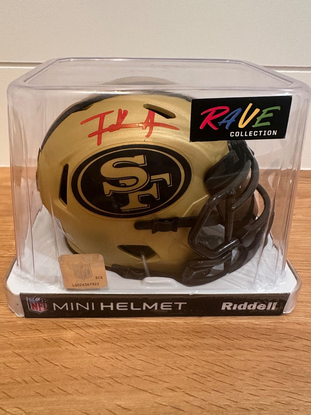 Frank Gore Signed 49ers Gold Mini Helmet – Beckett Witnessed