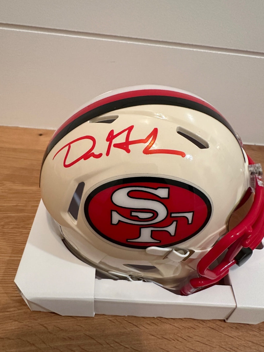 Dre Greenlaw Signed 49ers Retro Riddell Mini Helmet – Beckett Witnessed