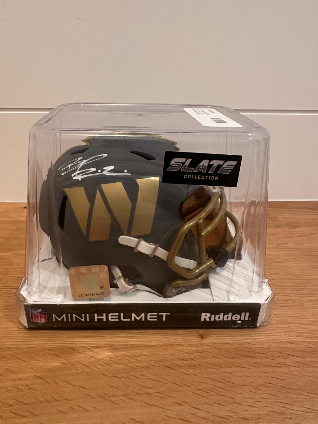 Brian Robinson Jr. Signed Commanders Slate Mini Helmet – Beckett Witnessed