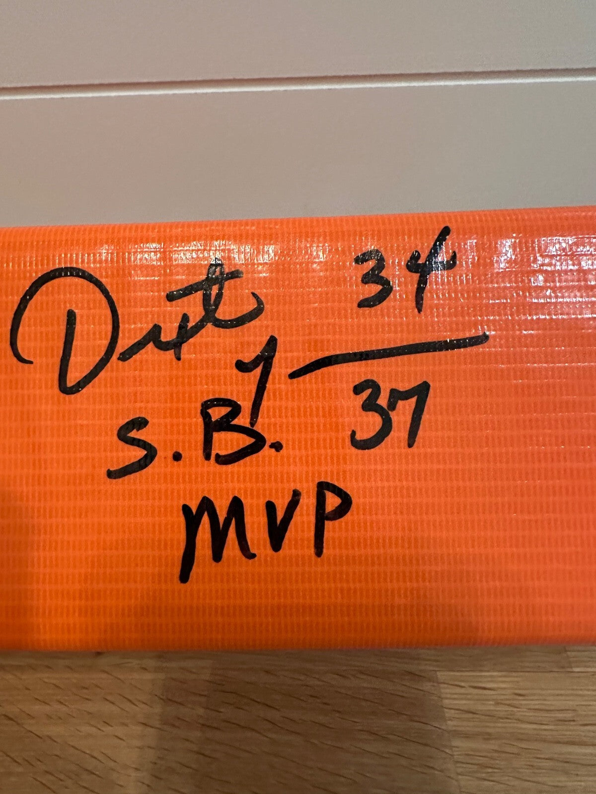 Dexter Jackson Signed End Zone Pylon – SB 37 MVP – Beckett Witnessed